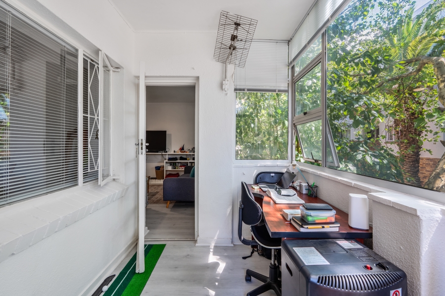 1 Bedroom Property for Sale in Oranjezicht Western Cape